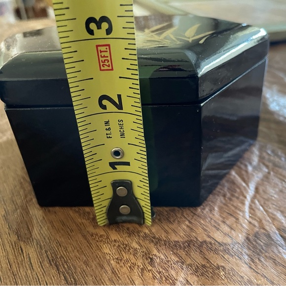 Black Laquer Trinket Box With Lid, Hand Painted Gold Bamboo - Picture 6 of 6